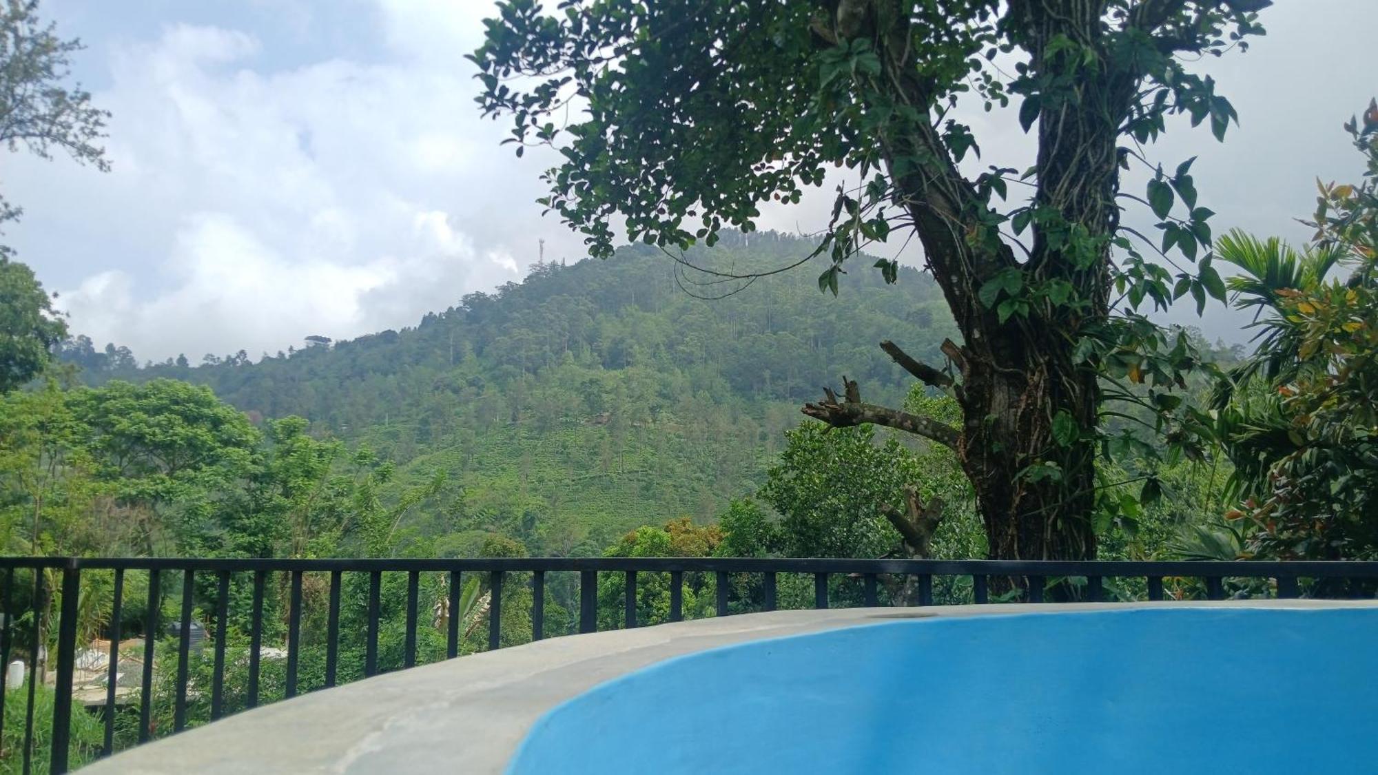 Ella Mount Villa Exterior photo